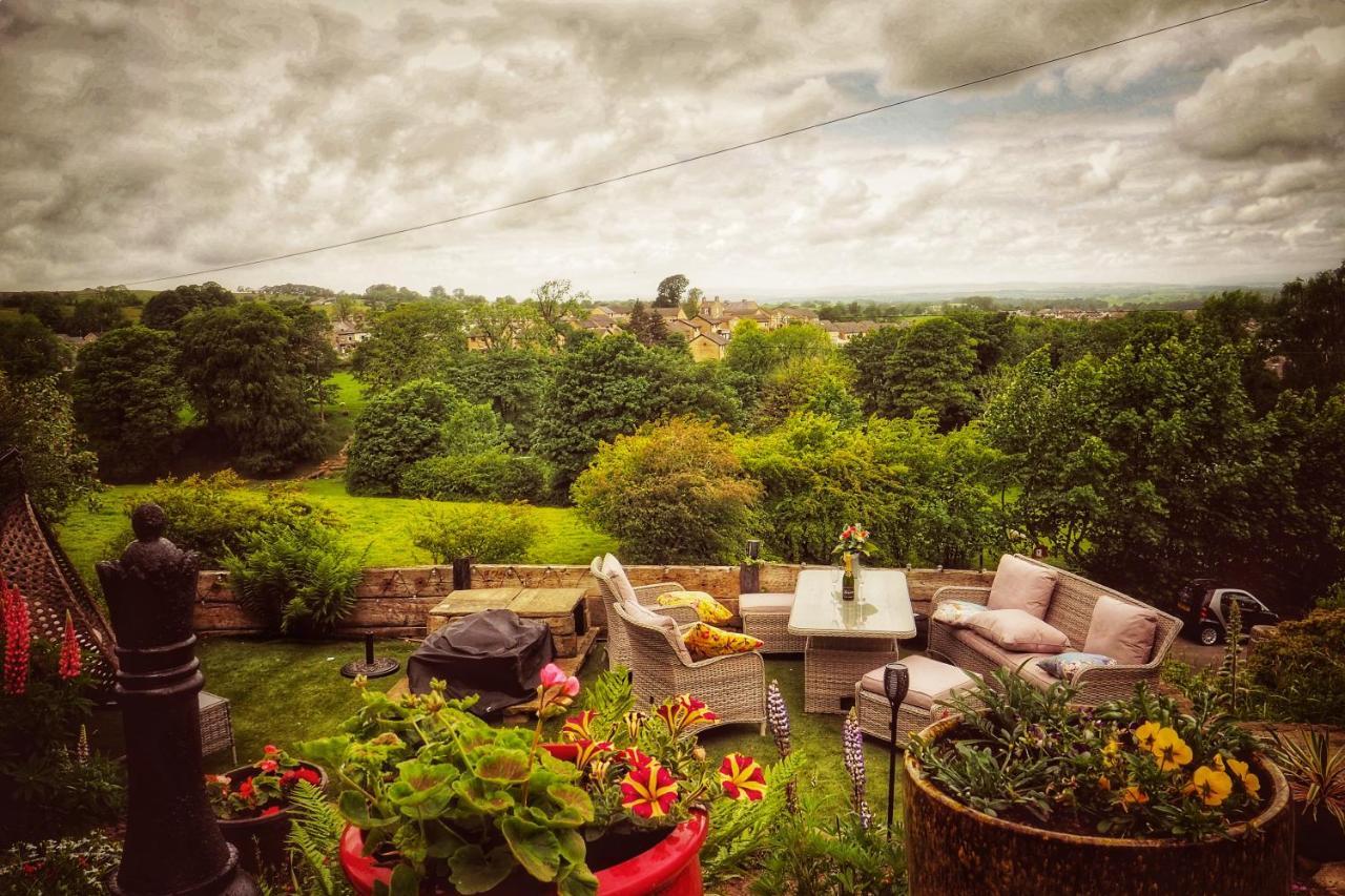 Alma Cliffe Guest House Barnoldswick Εξωτερικό φωτογραφία